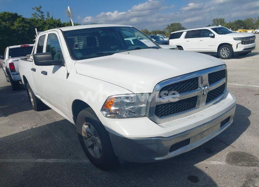 2019 Ram 1500 CLASSIC (VIN 1C6RR6FG4KS682769) main photo