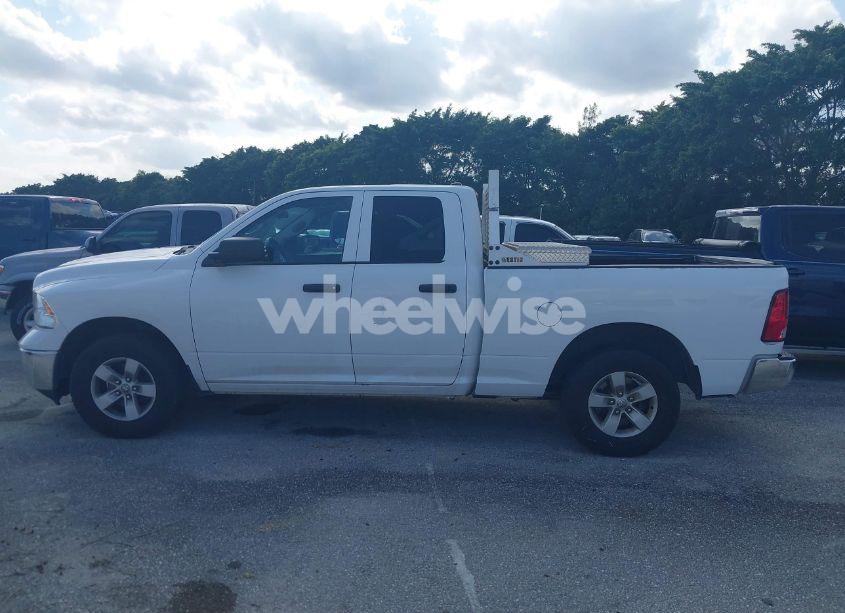 Photo 14 of 2019 Ram 1500 CLASSIC (VIN 1C6RR6FG4KS682769)