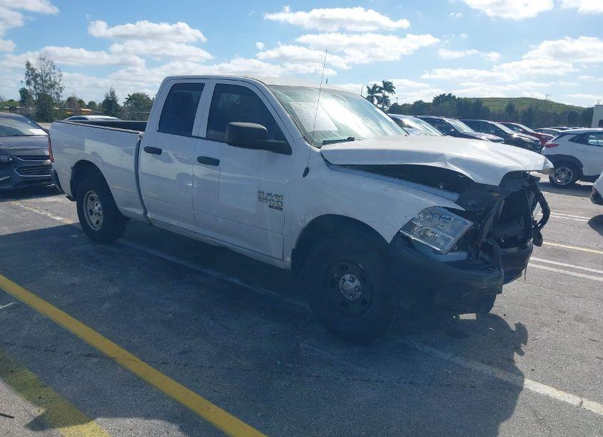 2019 Ram 1500 CLASSIC TRADESMAN 4X2 6'4 BOX (VIN 1C6RR6FG5KS722311) main photo