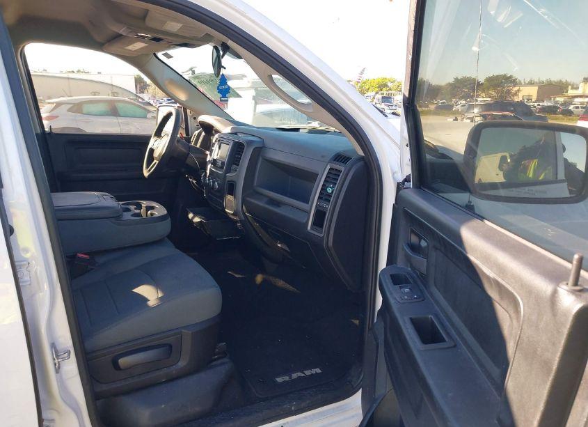 Photo 5 of 2019 Ram 1500 CLASSIC TRADESMAN 4X2 6'4 BOX (VIN 1C6RR6FG5KS722311)