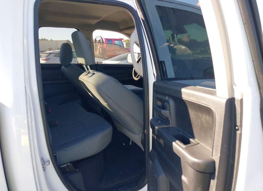 Photo 8 of 2019 Ram 1500 CLASSIC TRADESMAN 4X2 6'4 BOX (VIN 1C6RR6FG5KS722311)