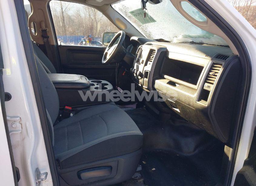 Photo 5 of 2021 Ram 1500 CLASSIC (VIN 1C6RR6FG5MS513105)