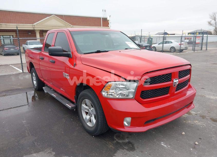 2018 Ram 1500 EXPRESS 4X2 6'4 BOX (VIN 1C6RR6FG6JS259626) main photo