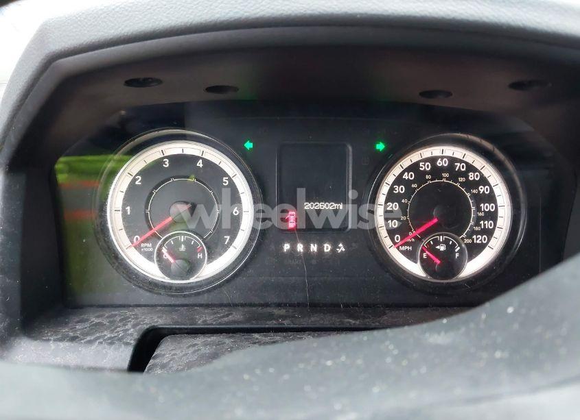 Photo 7 of 2018 Ram 1500 TRADESMAN 4X2 6'4 BOX (VIN 1C6RR6FG7JS325181)