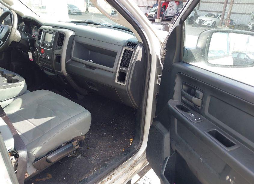 Photo 5 of 2018 Ram 1500 TRADESMAN 4X2 6'4 BOX (VIN 1C6RR6FG8JS133090)