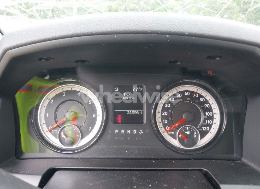 Photo 7 of 2019 Ram 1500 CLASSIC EXPRESS 4X2 6'4 BOX (VIN 1C6RR6FG8KS500099)