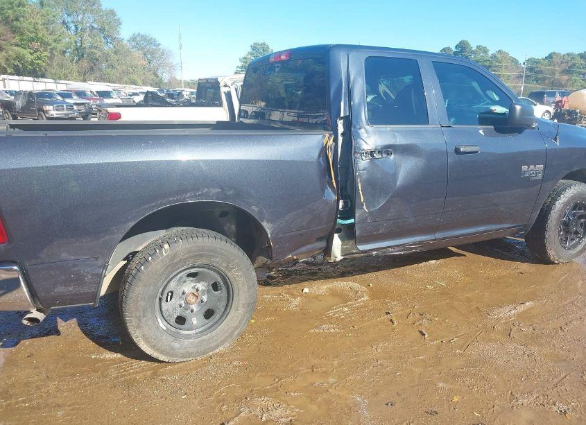 Photo 6 of 2019 Ram 1500 CLASSIC TRADESMAN 4X2 6'4 BOX (VIN 1C6RR6FG8KS629234)