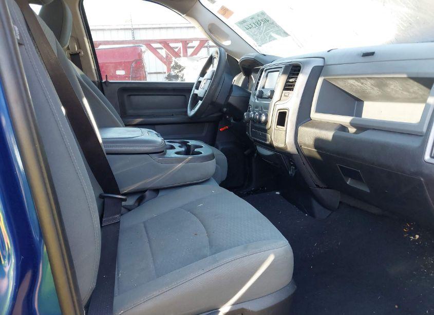 Photo 5 of 2017 Ram 1500 EXPRESS QUAD CAB 4X2 6'4 BOX (VIN 1C6RR6FG9HS542631)