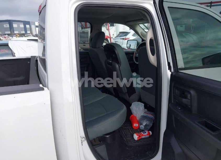 Photo 8 of 2018 Ram 1500 EXPRESS 4X2 6'4 BOX (VIN 1C6RR6FGXJS341424)