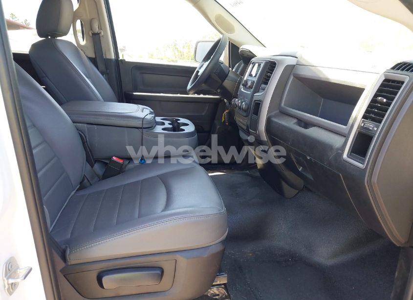 Photo 5 of 2019 Ram 1500 CLASSIC TRADESMAN 4X2 6'4 BOX (VIN 1C6RR6FGXKS707254)