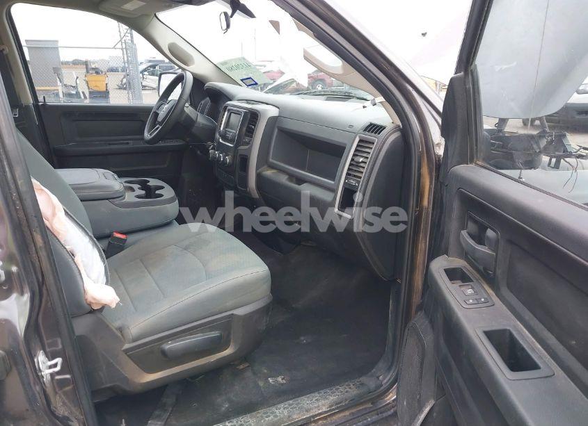 Photo 5 of 2018 Ram 1500 TRADESMAN 4X2 6'4 BOX (VIN 1C6RR6FT0JS318084)