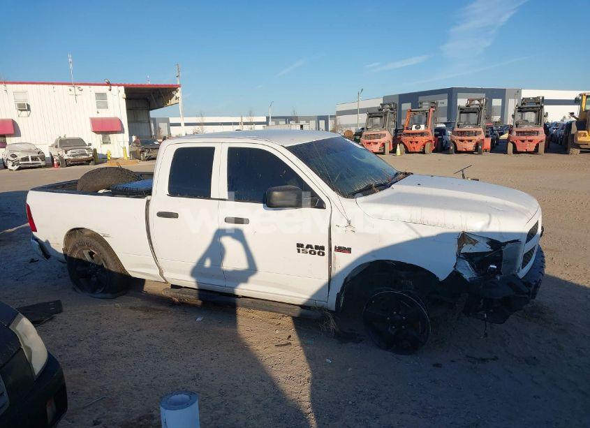 Photo 12 of 2018 Ram 1500 EXPRESS QUAD CAB 4X2 6'4 BOX (VIN 1C6RR6FT1JS244870)