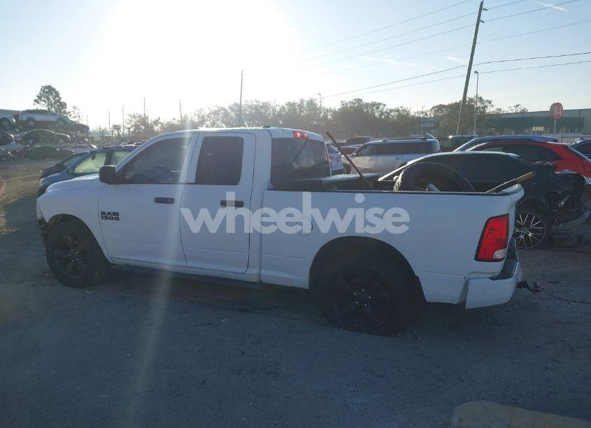 Photo 13 of 2018 Ram 1500 EXPRESS QUAD CAB 4X2 6'4 BOX (VIN 1C6RR6FT1JS244870)