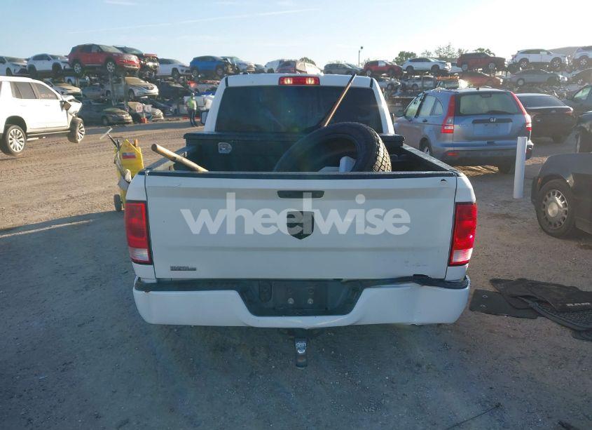 Photo 15 of 2018 Ram 1500 EXPRESS QUAD CAB 4X2 6'4 BOX (VIN 1C6RR6FT1JS244870)