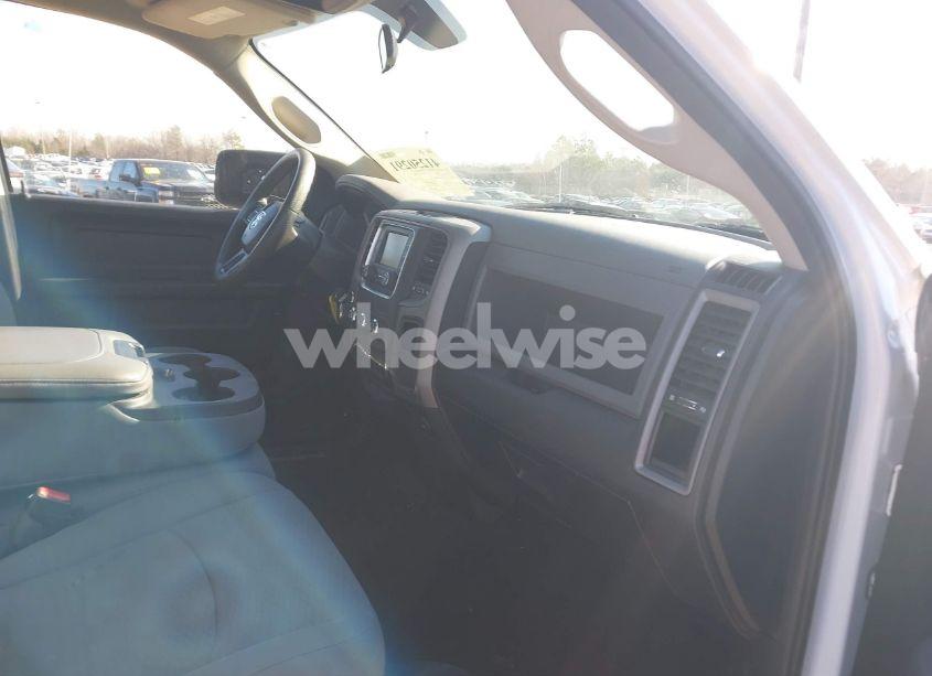 Photo 5 of 2019 Ram 1500 CLASSIC TRADESMAN 4X2 6'4 BOX (VIN 1C6RR6FT2KS692777)