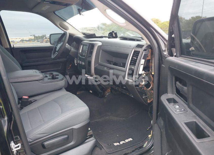 Photo 5 of 2018 Ram 1500 (VIN 1C6RR6FT3JS238844)