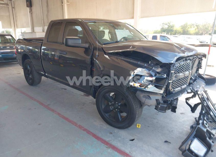 2018 Ram 1500 EXPRESS 4X2 6'4 BOX (VIN 1C6RR6FT3JS244868) main photo