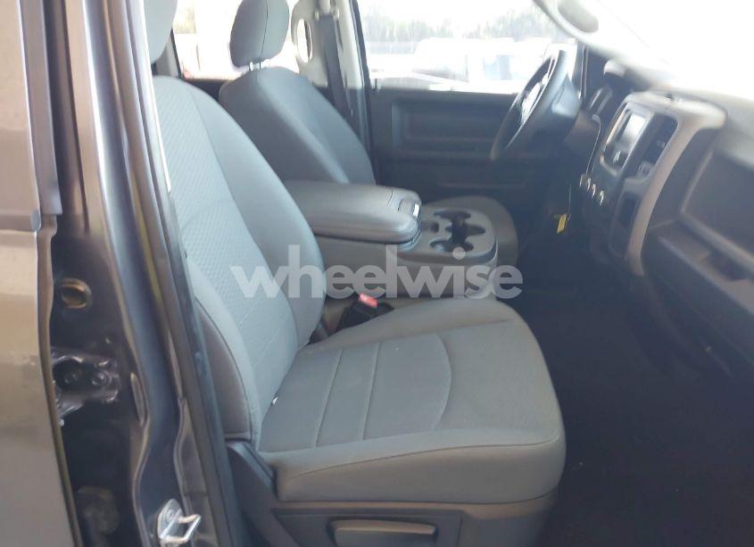 Photo 5 of 2018 Ram 1500 EXPRESS 4X2 6'4 BOX (VIN 1C6RR6FT3JS244868)