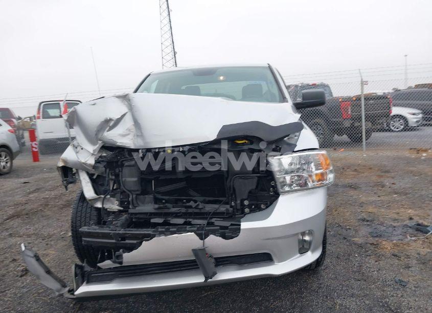 Photo 12 of 2018 Ram 1500 EXPRESS QUAD CAB 4X2 6'4 BOX (VIN 1C6RR6FT3JS339706)