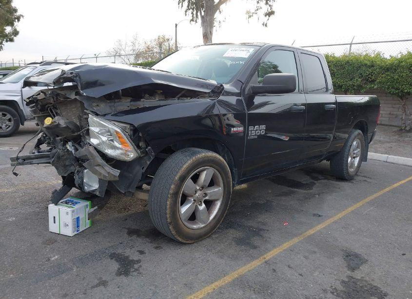 Photo 2 of 2019 Ram 1500 CLASSIC EXPRESS 4X2 6'4 BOX (VIN 1C6RR6FT3KS545741)