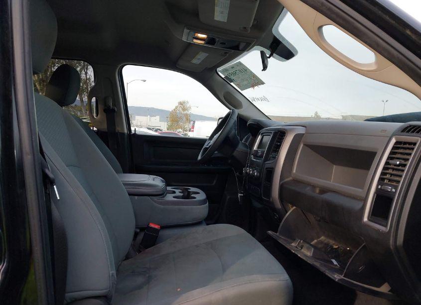 Photo 5 of 2019 Ram 1500 CLASSIC EXPRESS 4X2 6'4 BOX (VIN 1C6RR6FT3KS545741)