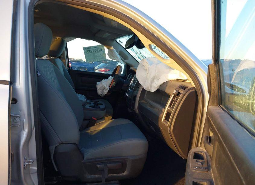 Photo 5 of 2019 Ram 1500 CLASSIC TRADESMAN 4X2 6'4 BOX (VIN 1C6RR6FT4KS572530)