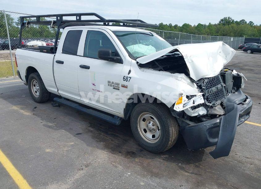 2019 Ram 1500 CLASSIC TRADESMAN QUAD CAB 4X2 6'4 BOX (VIN 1C6RR6FT4KS649414) main photo