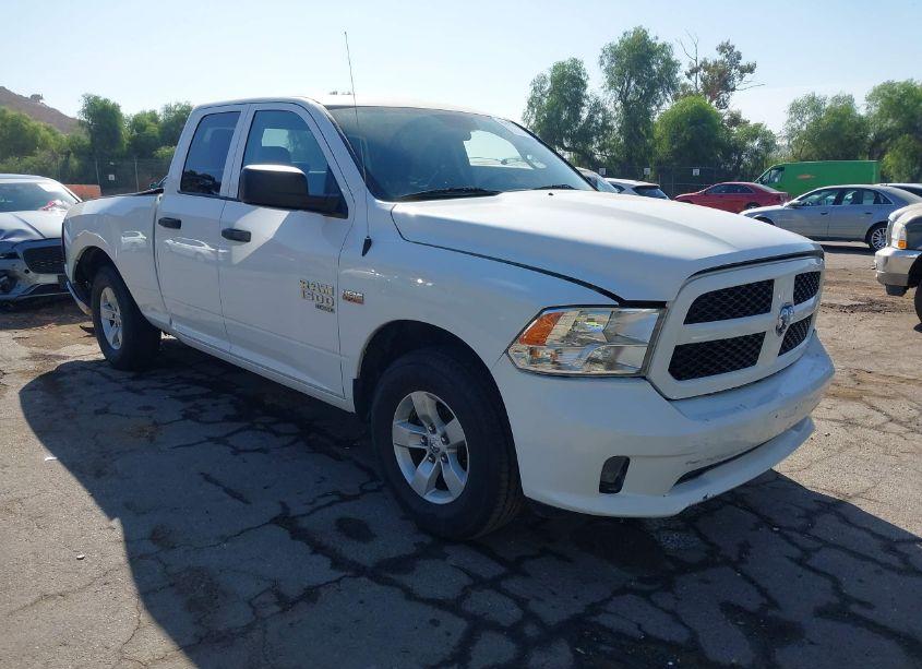 2019 Ram 1500 CLASSIC EXPRESS 4X2 6'4 BOX (VIN 1C6RR6FT5KS515088) main photo