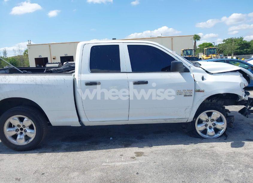 Photo 12 of 2019 Ram 1500 CLASSIC EXPRESS 4X2 6'4 BOX (VIN 1C6RR6FT6KS545782)