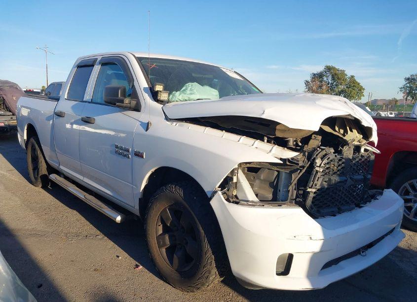 2018 Ram 1500 EXPRESS 4X2 6'4 BOX (VIN 1C6RR6FT7JS279929) main photo