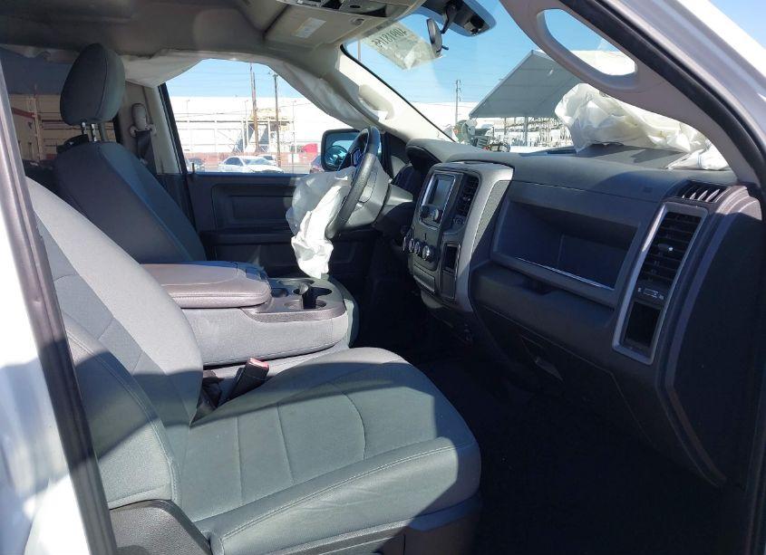 Photo 5 of 2018 Ram 1500 EXPRESS 4X2 6'4 BOX (VIN 1C6RR6FT7JS279929)