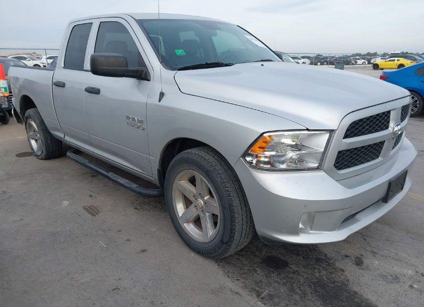 2017 Ram 1500 EXPRESS 4X2 6'4 BOX (VIN 1C6RR6FT8HS505065) main photo