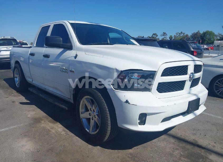 2018 Ram 1500 EXPRESS 4X2 6'4 BOX (VIN 1C6RR6FT8JS149433) main photo