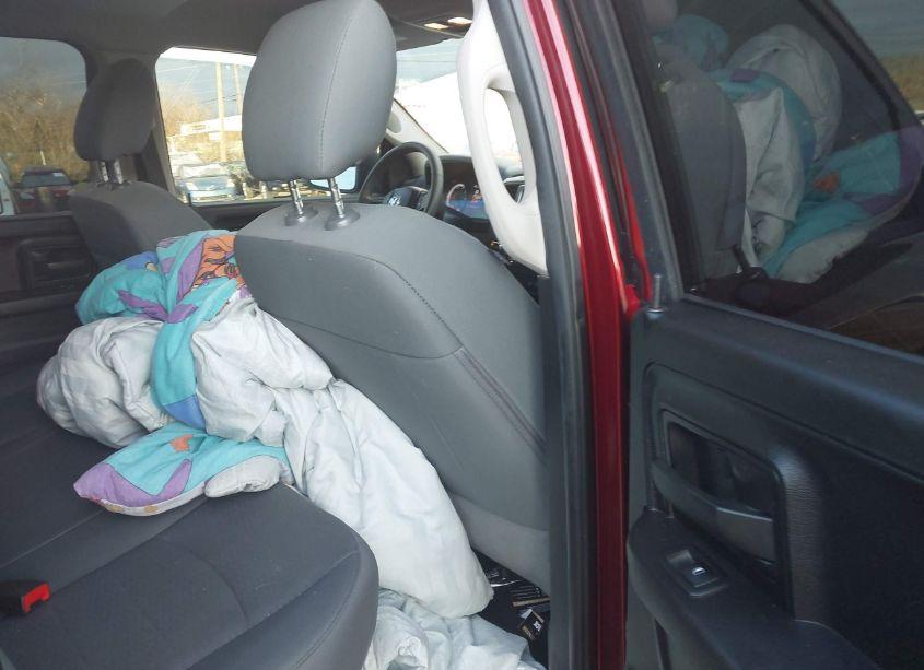 Photo 8 of 2018 Ram 1500 EXPRESS 4X2 6'4 BOX (VIN 1C6RR6FT9JS322649)