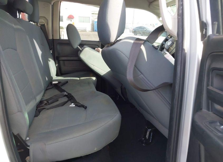 Photo 8 of 2018 Ram 1500 EXPRESS 4X2 6'4 BOX (VIN 1C6RR6FTXJS249176)