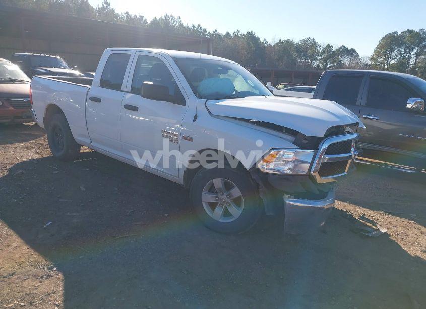 2019 Ram 1500 CLASSIC TRADESMAN (VIN 1C6RR6FTXKS584312) main photo