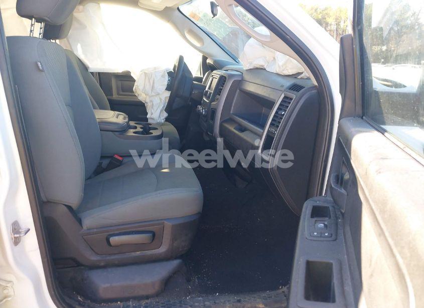 Photo 5 of 2019 Ram 1500 CLASSIC TRADESMAN (VIN 1C6RR6FTXKS584312)