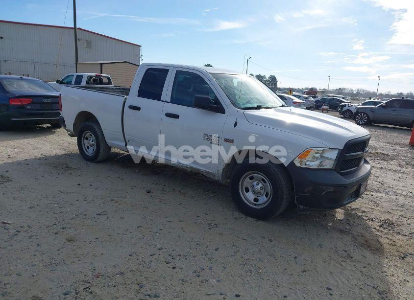 2019 Ram 1500 CLASSIC TRADESMAN 4X2 6'4 BOX (VIN 1C6RR6FTXKS657937) main photo