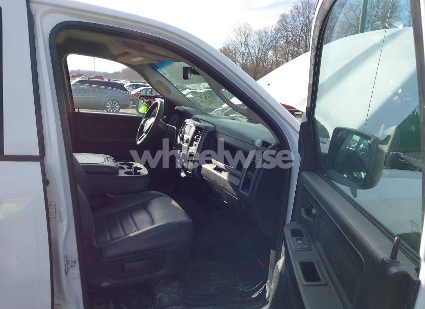 Photo 5 of 2019 Ram 1500 CLASSIC TRADESMAN 4X2 6'4 BOX (VIN 1C6RR6FTXKS657937)