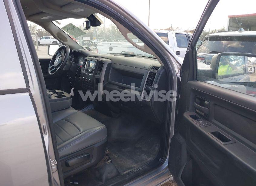 Photo 5 of 2019 Ram 1500 CLASSIC TRADESMAN 4X2 6'4 BOX (VIN 1C6RR6FTXKS668369)