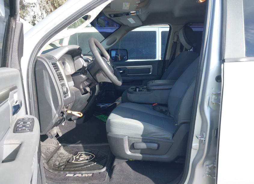 Photo 5 of 2018 Ram 1500 SLT 4X2 6'4 BOX (VIN 1C6RR6GG1JS324431)