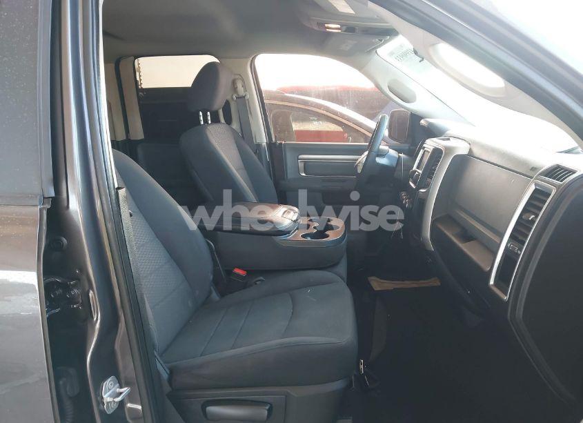 Photo 5 of 2019 Ram 1500 CLASSIC WARLOCK 4X2 6'4 BOX (VIN 1C6RR6GG4KS669681)