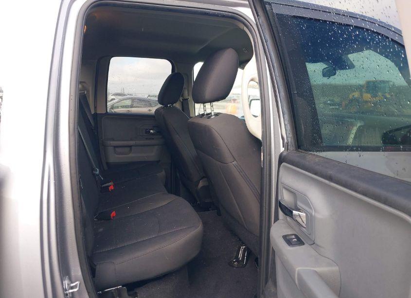 Photo 8 of 2019 Ram 1500 CLASSIC WARLOCK 4X2 6'4 BOX (VIN 1C6RR6GG5KS636852)