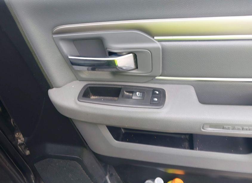 Photo 5 of 2018 Ram 1500 LONE STAR 4X2 6'4 BOX (VIN 1C6RR6GG7JS195904)