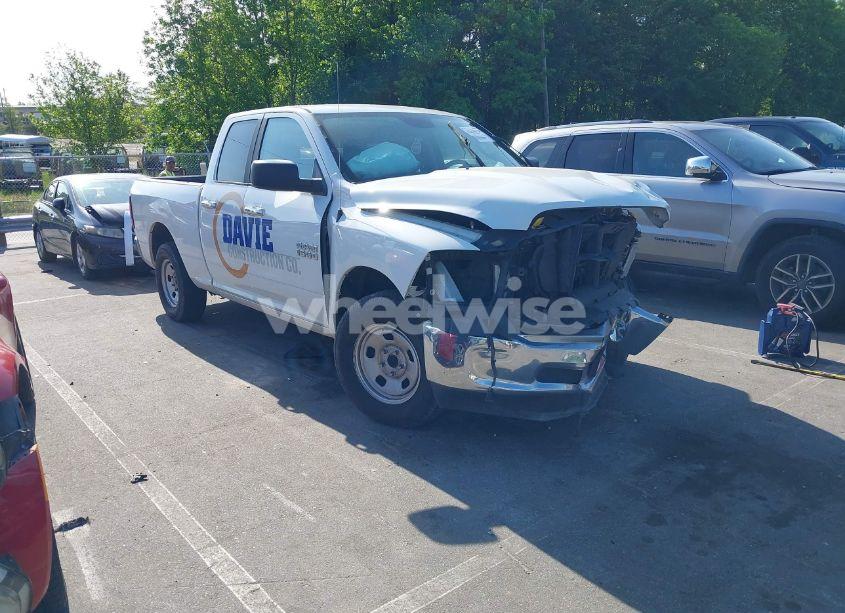 2018 Ram 1500 SLT 4X2 6'4 BOX (VIN 1C6RR6GG7JS324269) main photo