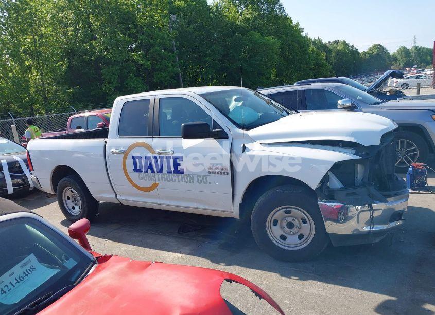 Photo 13 of 2018 Ram 1500 SLT 4X2 6'4 BOX (VIN 1C6RR6GG7JS324269)