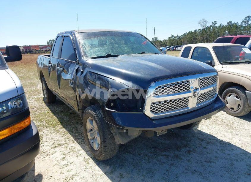 2017 Ram 1500 SLT 4X2 6'4 BOX (VIN 1C6RR6GGXHS786190) main photo
