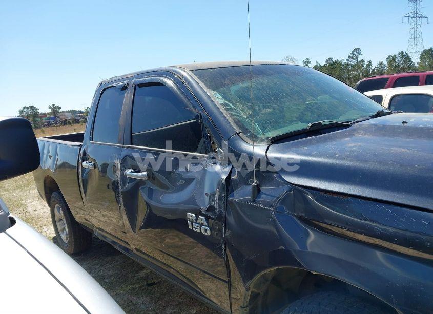 Photo 13 of 2017 Ram 1500 SLT 4X2 6'4 BOX (VIN 1C6RR6GGXHS786190)