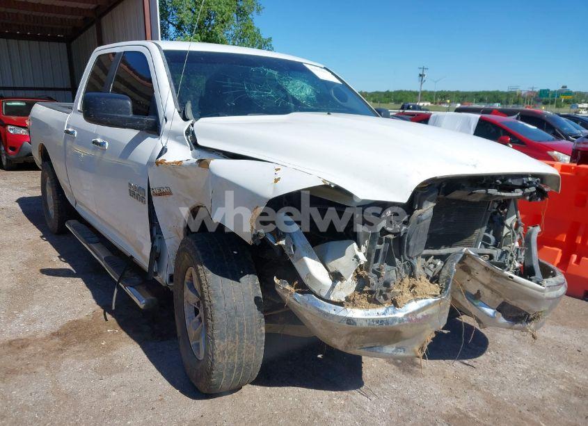2016 Ram 1500 SLT (VIN 1C6RR6GT0GS240719) main photo