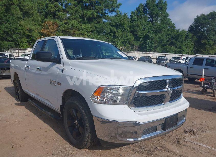 2018 Ram 1500 SLT QUAD CAB 4X2 6'4 BOX (VIN 1C6RR6GT1JS131550) main photo